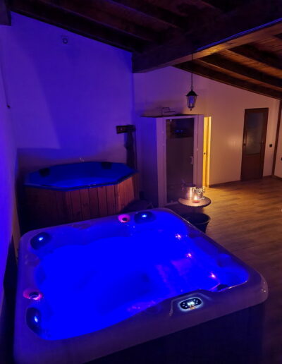 SPA jacuzzi pensiune Apuseni